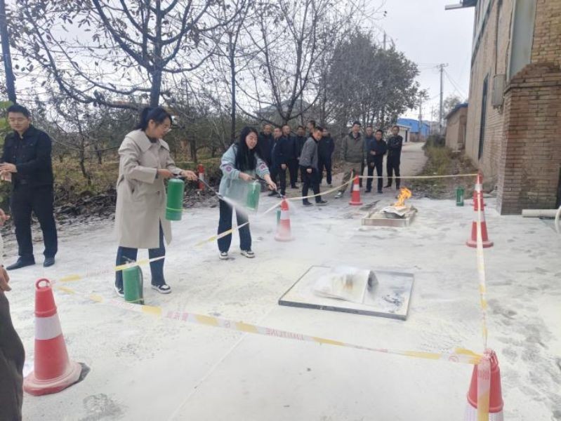 新利(中国)官方成功举办“强化安全意识，共筑消防防线” 消防安全演练活动